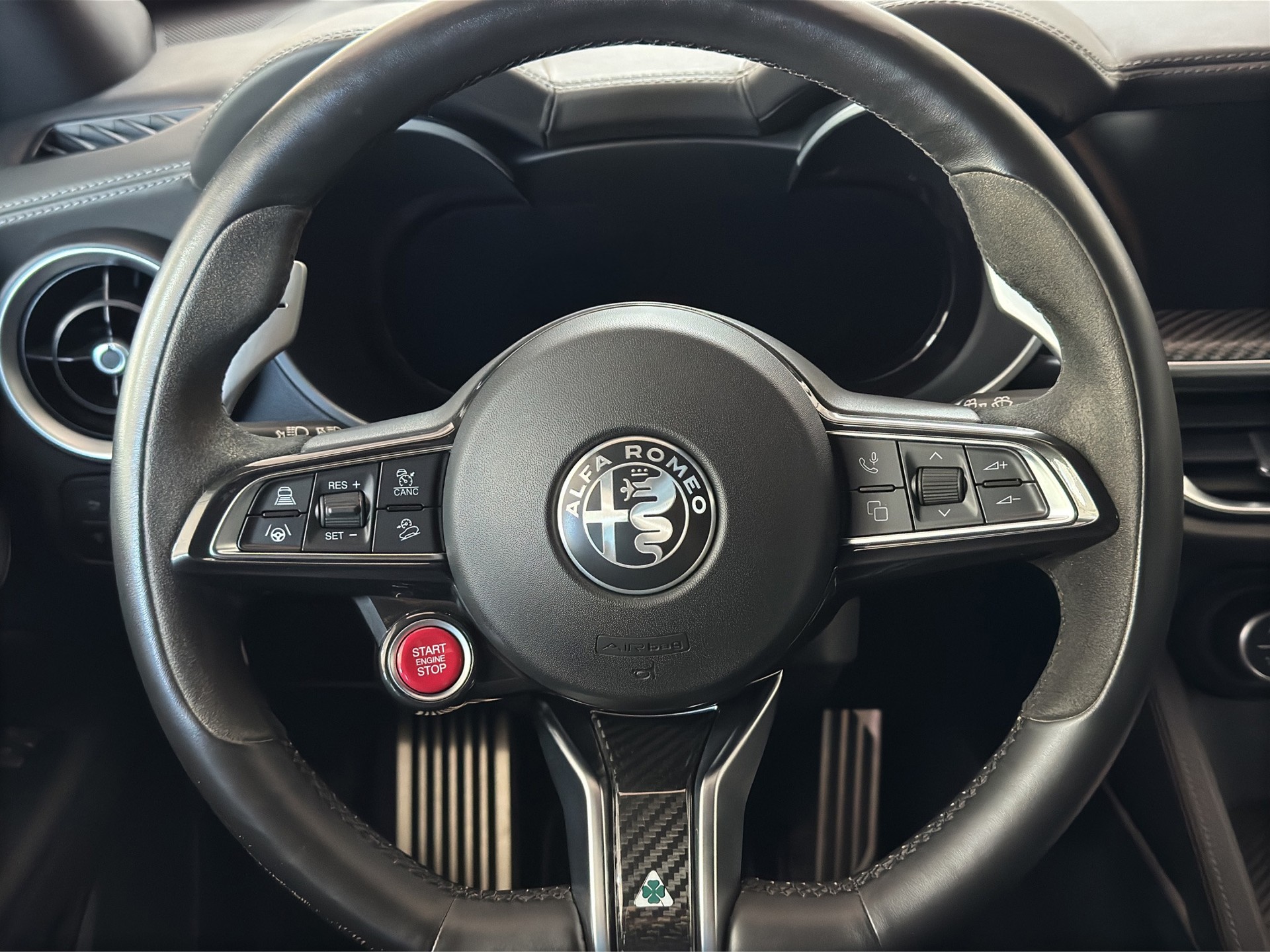ALFA ROMEO Stelvio 2.9 V6 Quadrifoglio Q4 AT8 "Rosso Etna-Akrapovic"-image-13
