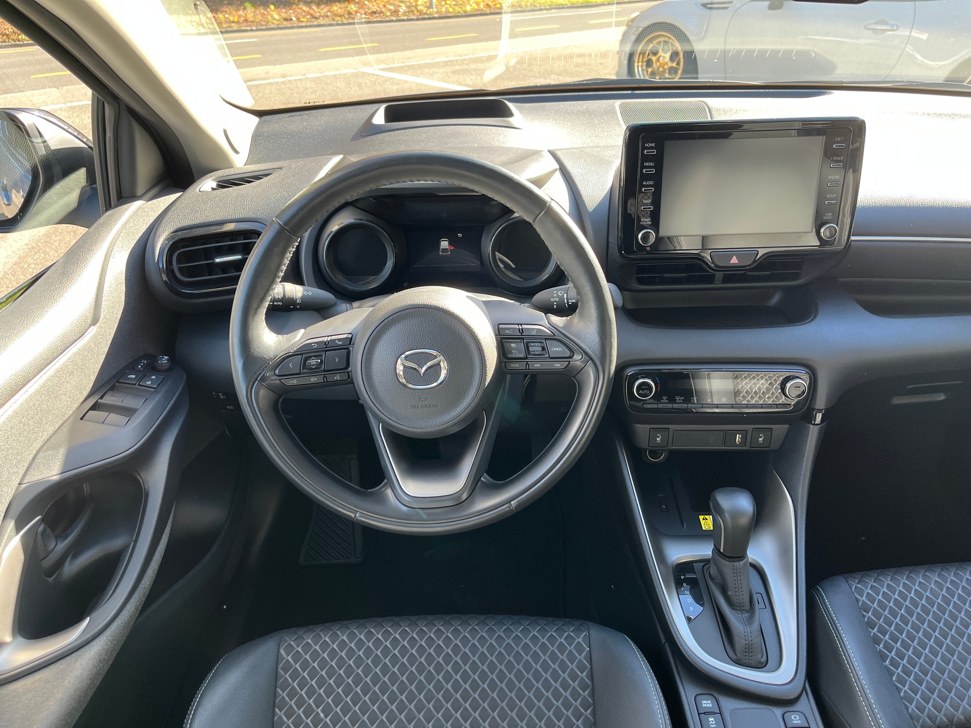 MAZDA 2 Hybrid Select-image-11