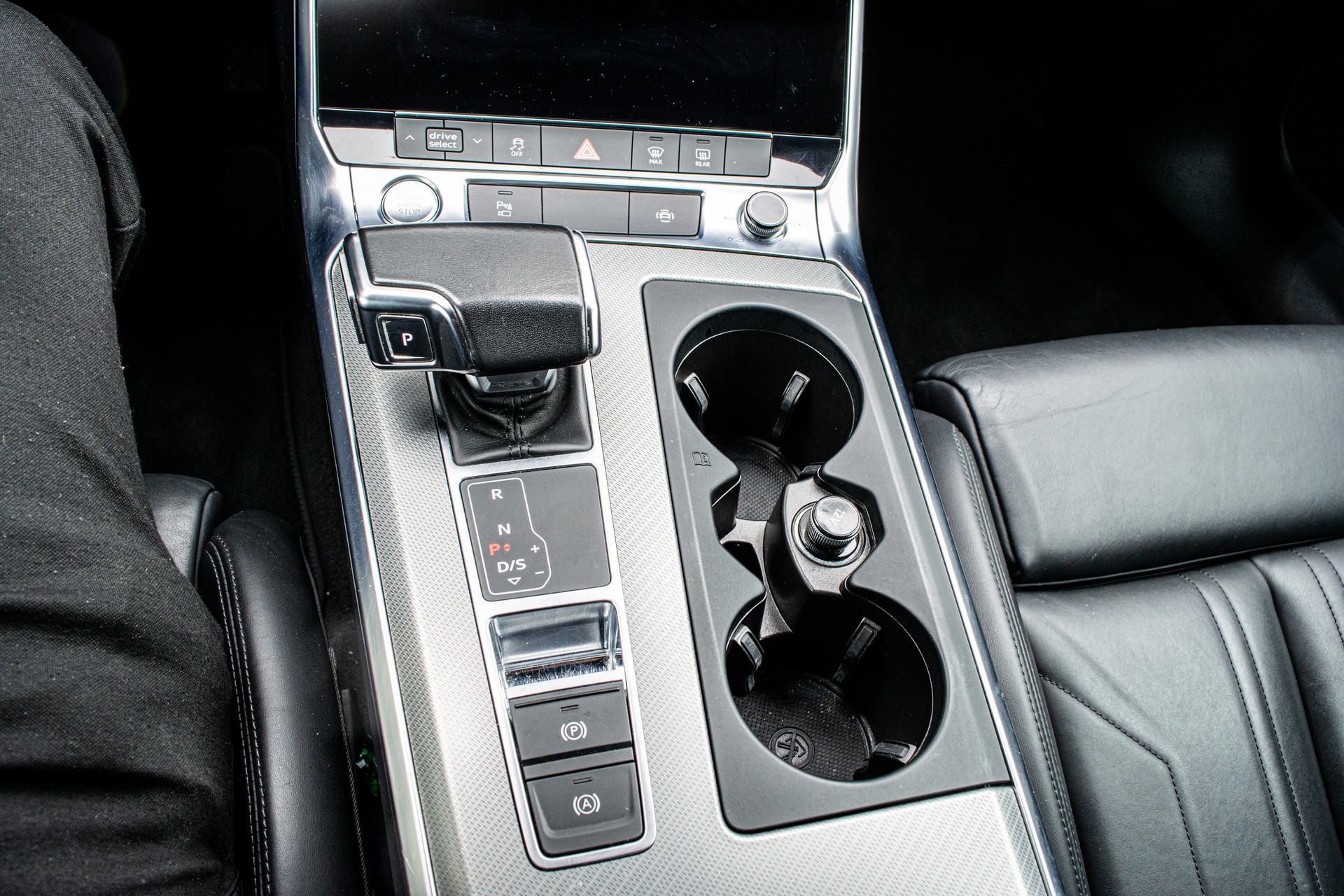 AUDI A6 Avant 50 TDI Sport quattro tiptronic-image-16