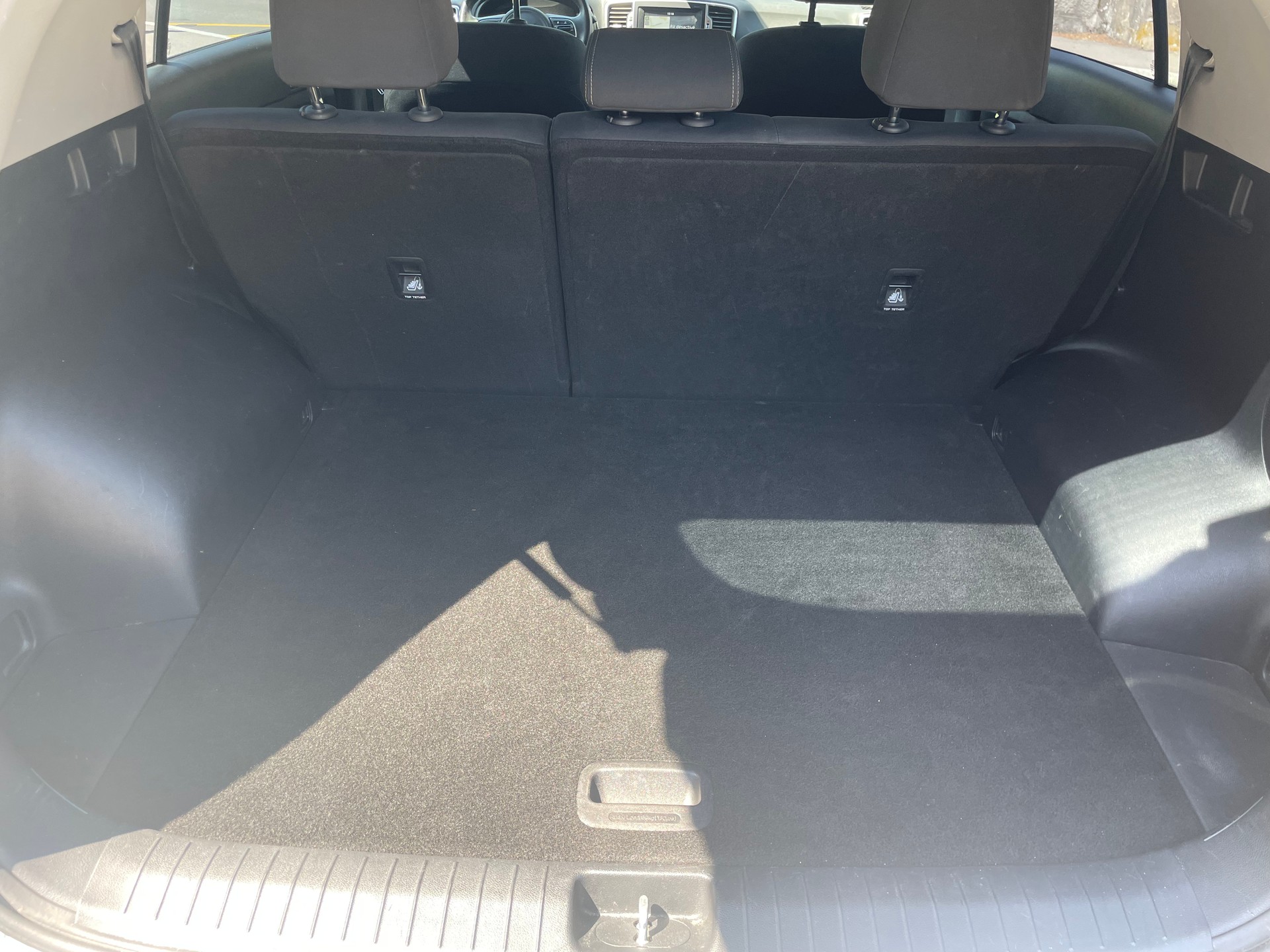 KIA Sportage 1.6 T-GDi Swiss City Line 4WD-image-12