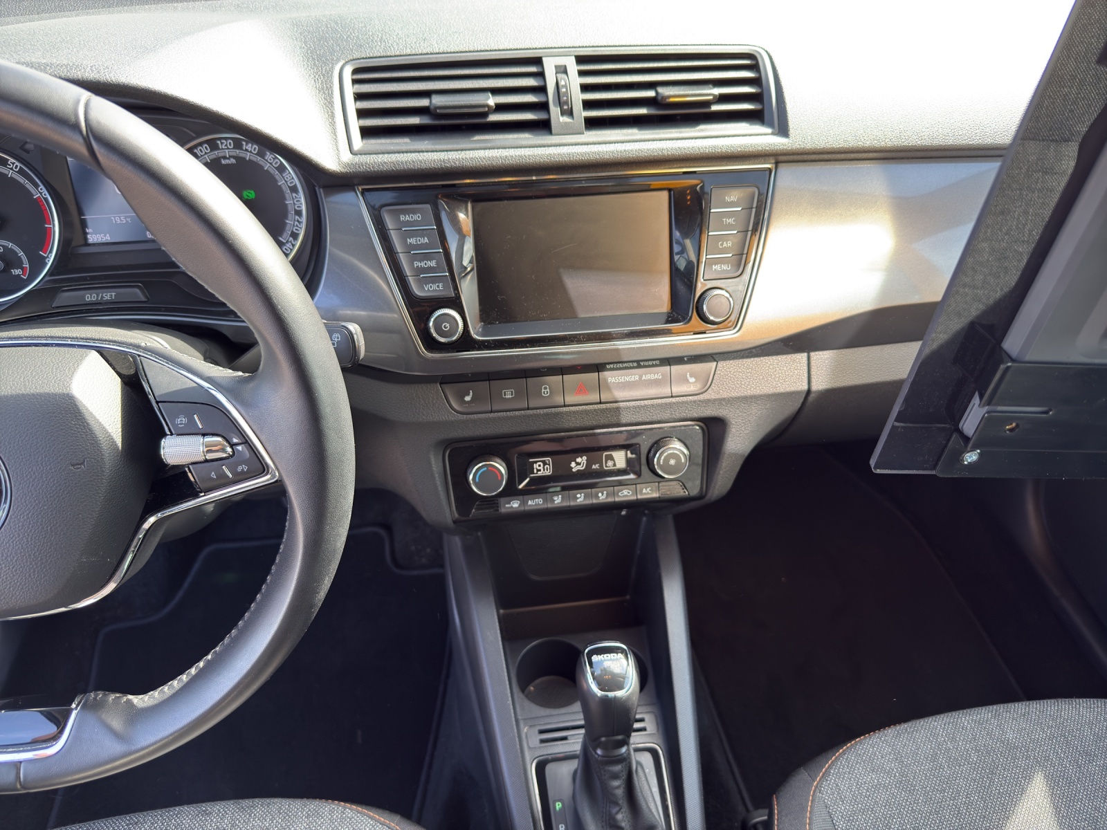 SKODA Fabia Combi 1.0 TSI Clever DSG-image-10
