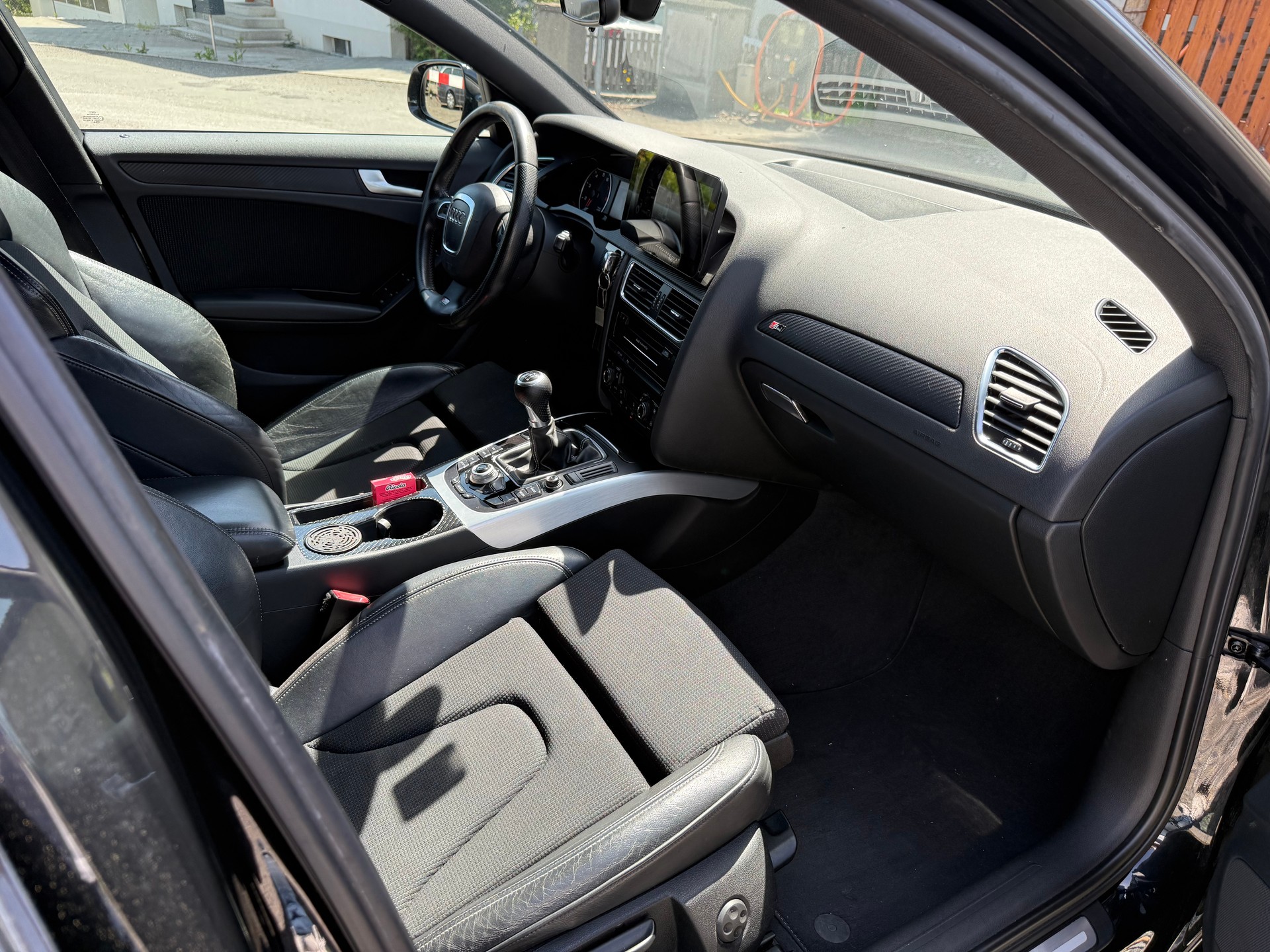 AUDI A4 Avant 2.0 TFSI Style-image-10