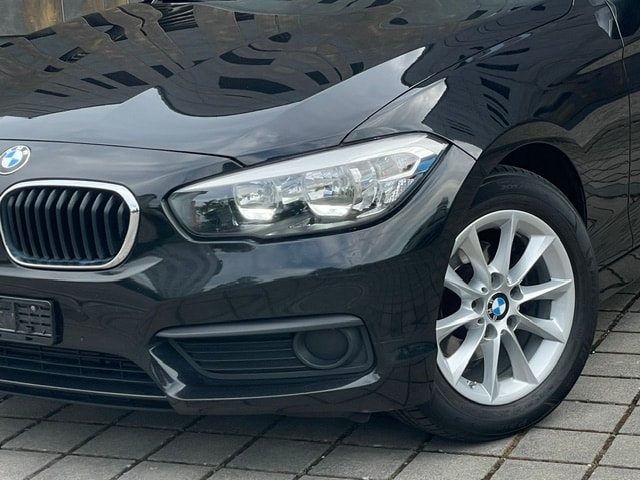 BMW 116d-showroom-element-3