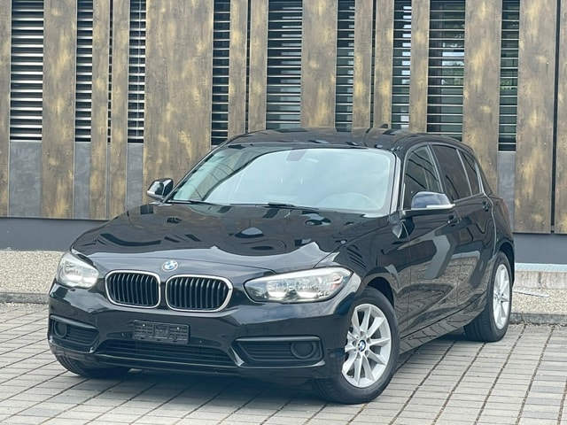 BMW 116d-showroom-element-1