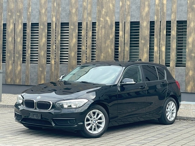 BMW 116d-showroom-element-2