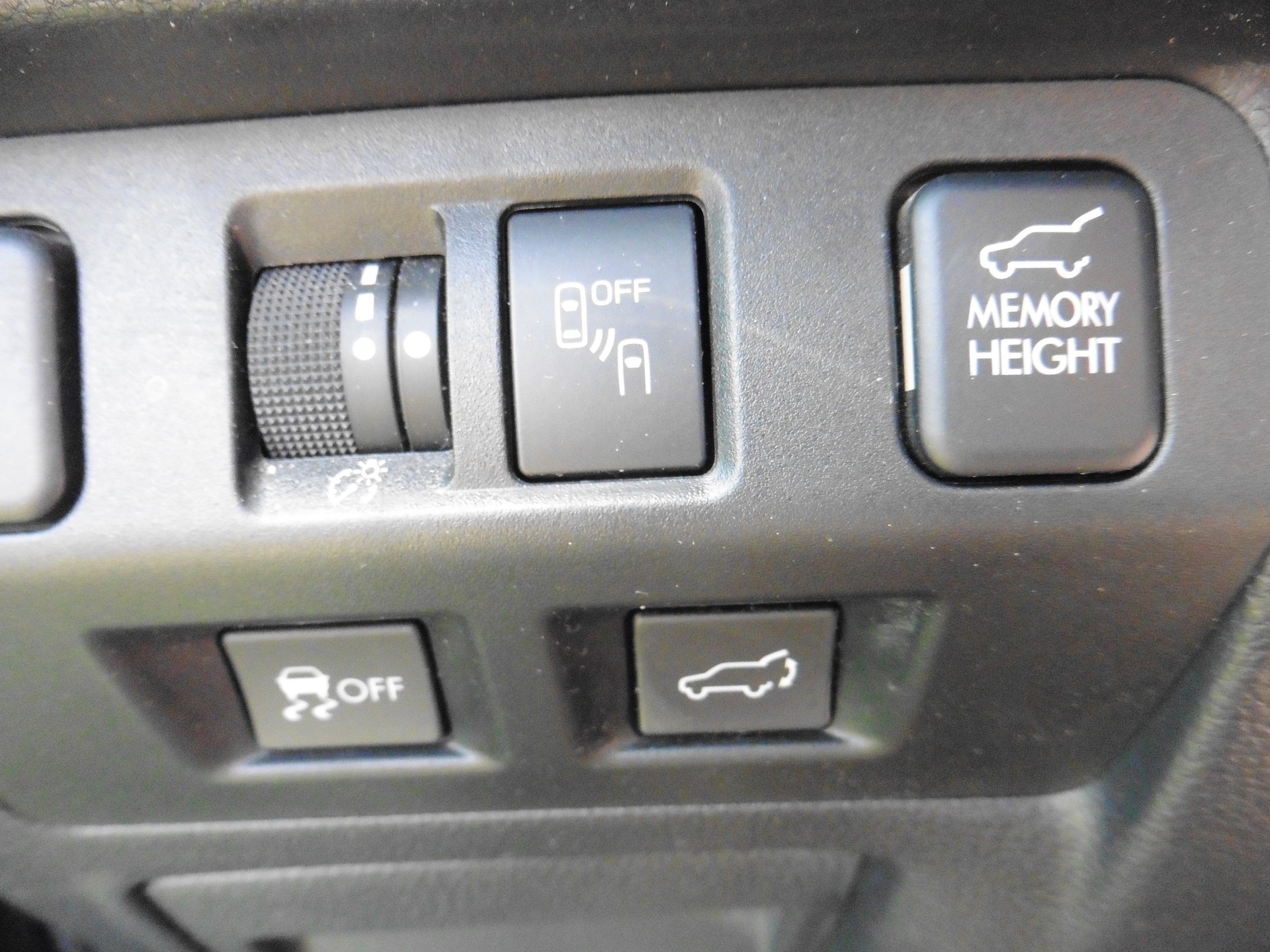 SUBARU Forester 2.0i Executive Lineartronic-image-23