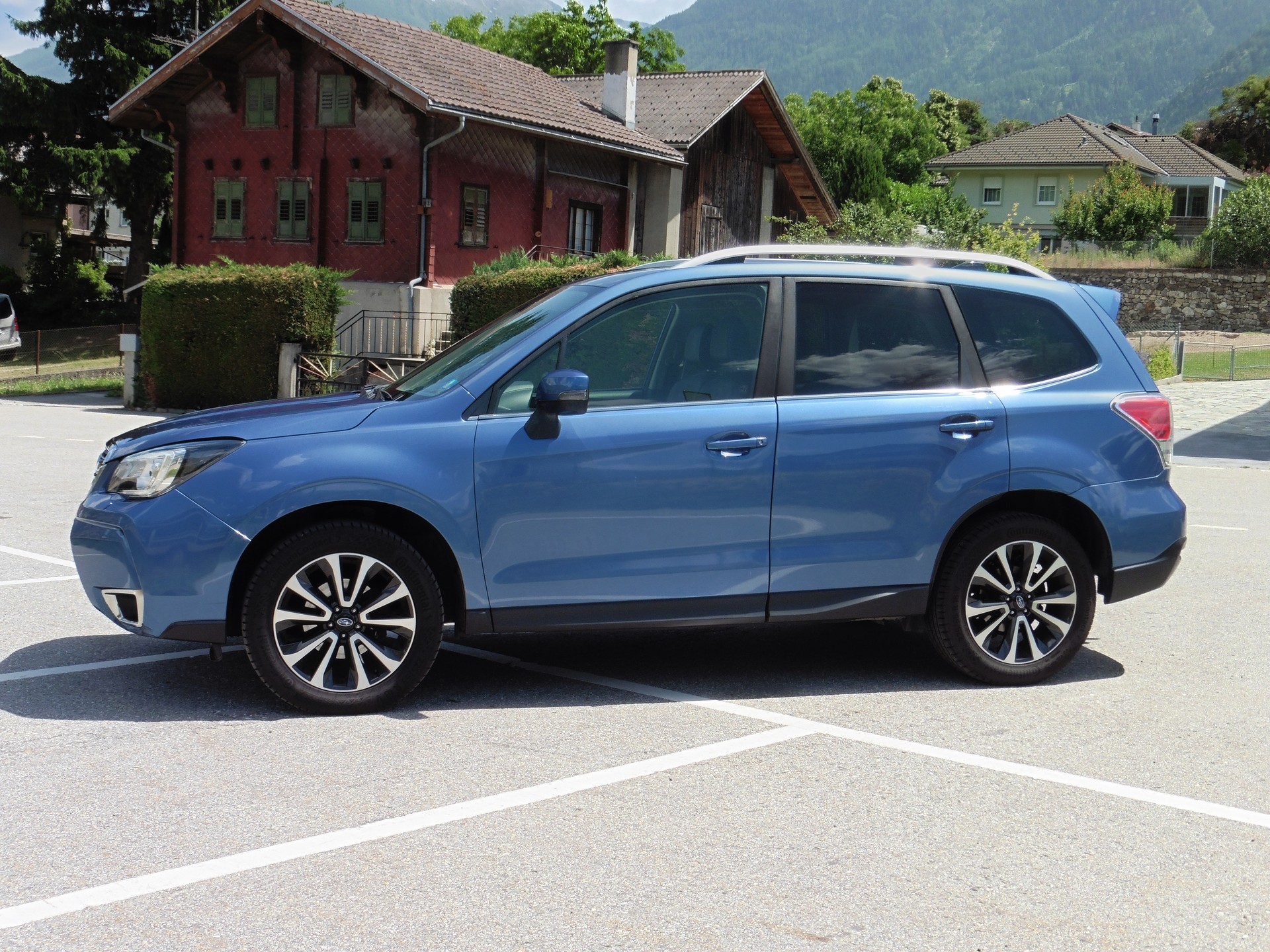 SUBARU Forester 2.0i Executive Lineartronic-image-5