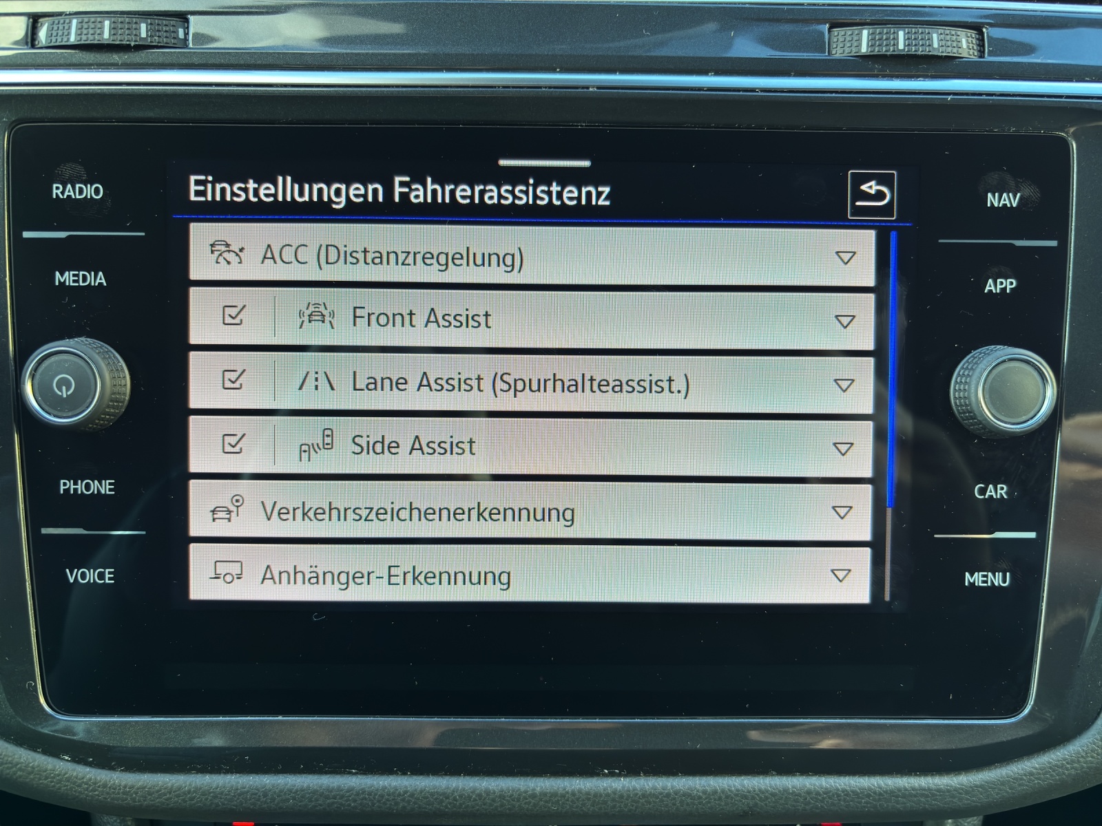 VW Tiguan "Black Style" 2.0TSI R 4Motion DSG mit AHK & Winterräder-image-21
