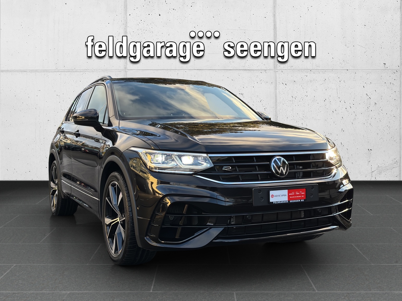 VW Tiguan "Black Style" 2.0TSI R 4Motion DSG mit AHK & Winterräder-image-2