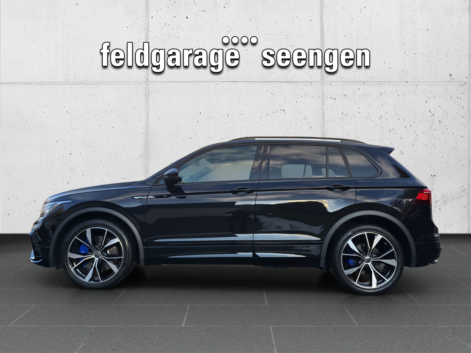 VW Tiguan "Black Style" 2.0TSI R 4Motion DSG mit AHK & Winterräder-image-1