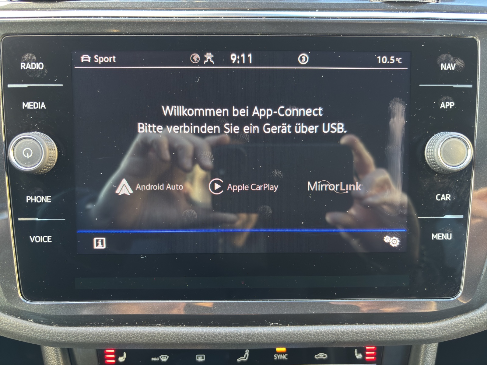 VW Tiguan "Black Style" 2.0TSI R 4Motion DSG mit AHK & Winterräder-image-22