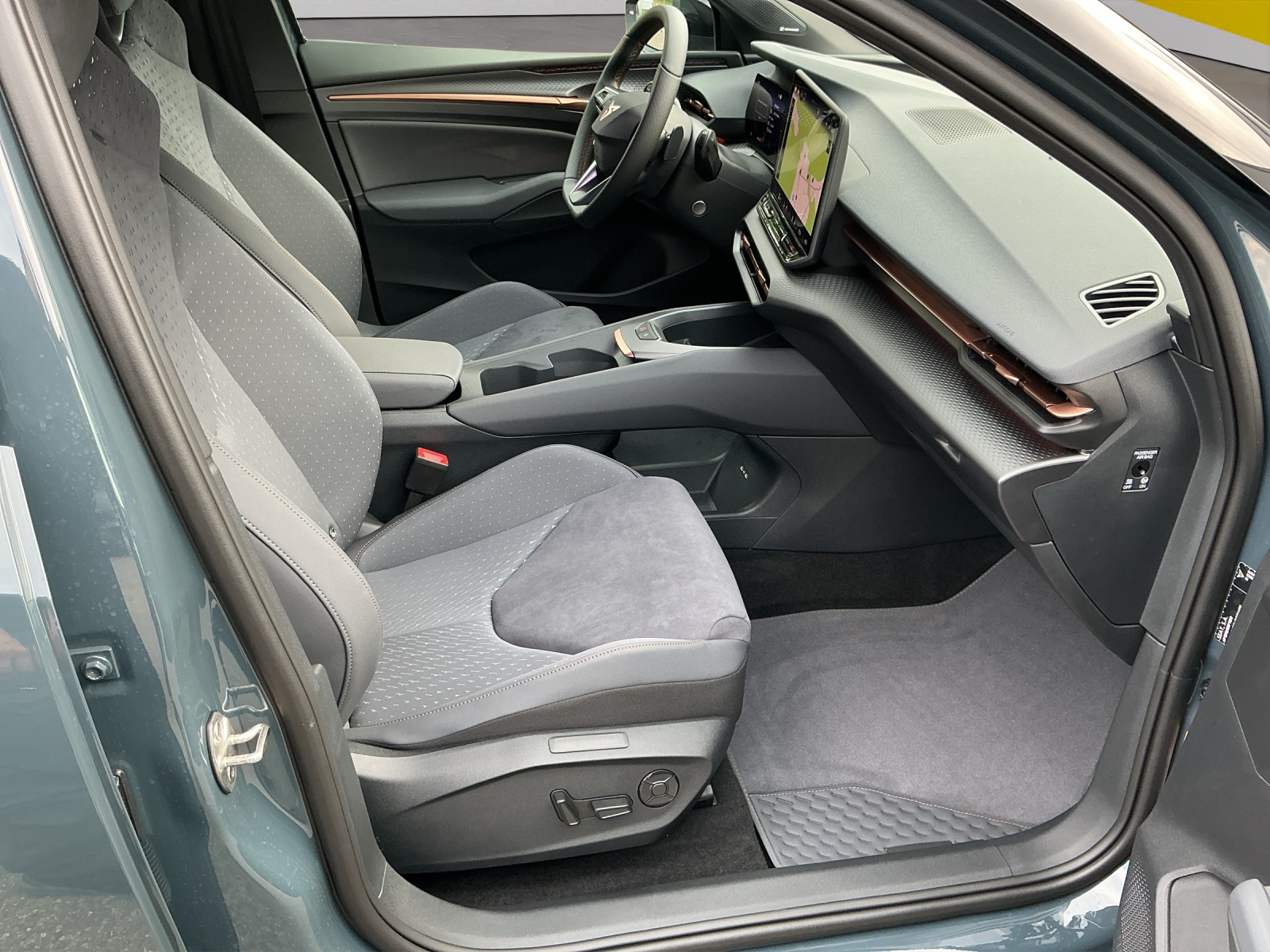 CUPRA Raval 52 kWh Dynamic+ Launch Edition-image-10