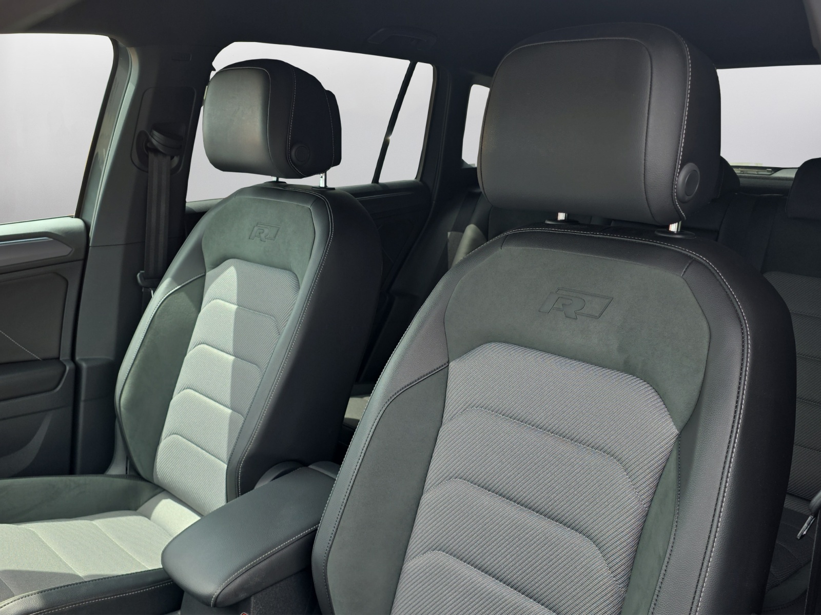 VW Tiguan 2.0TSI Highline 4Motion DSG-image-9