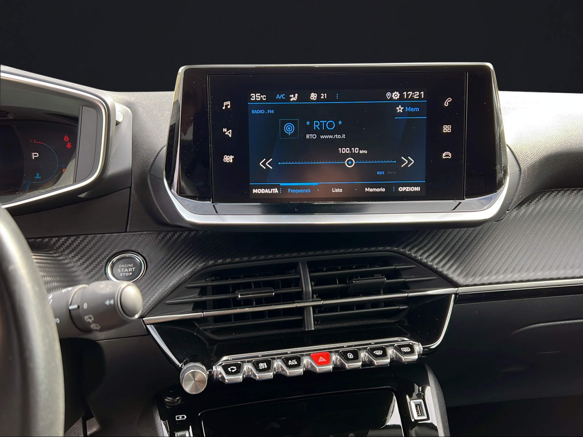 PEUGEOT 2008 1.5 BlueHDi 130 Allure Pa-image-9