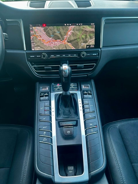PORSCHE Macan PDK-image-14