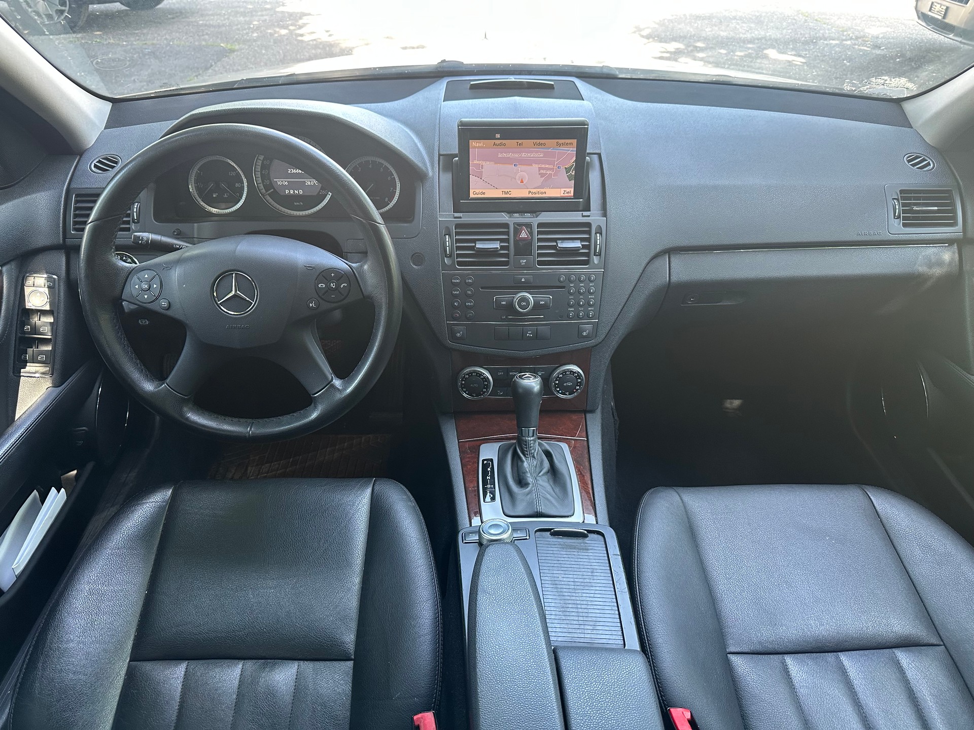 MERCEDES-BENZ C-image-12