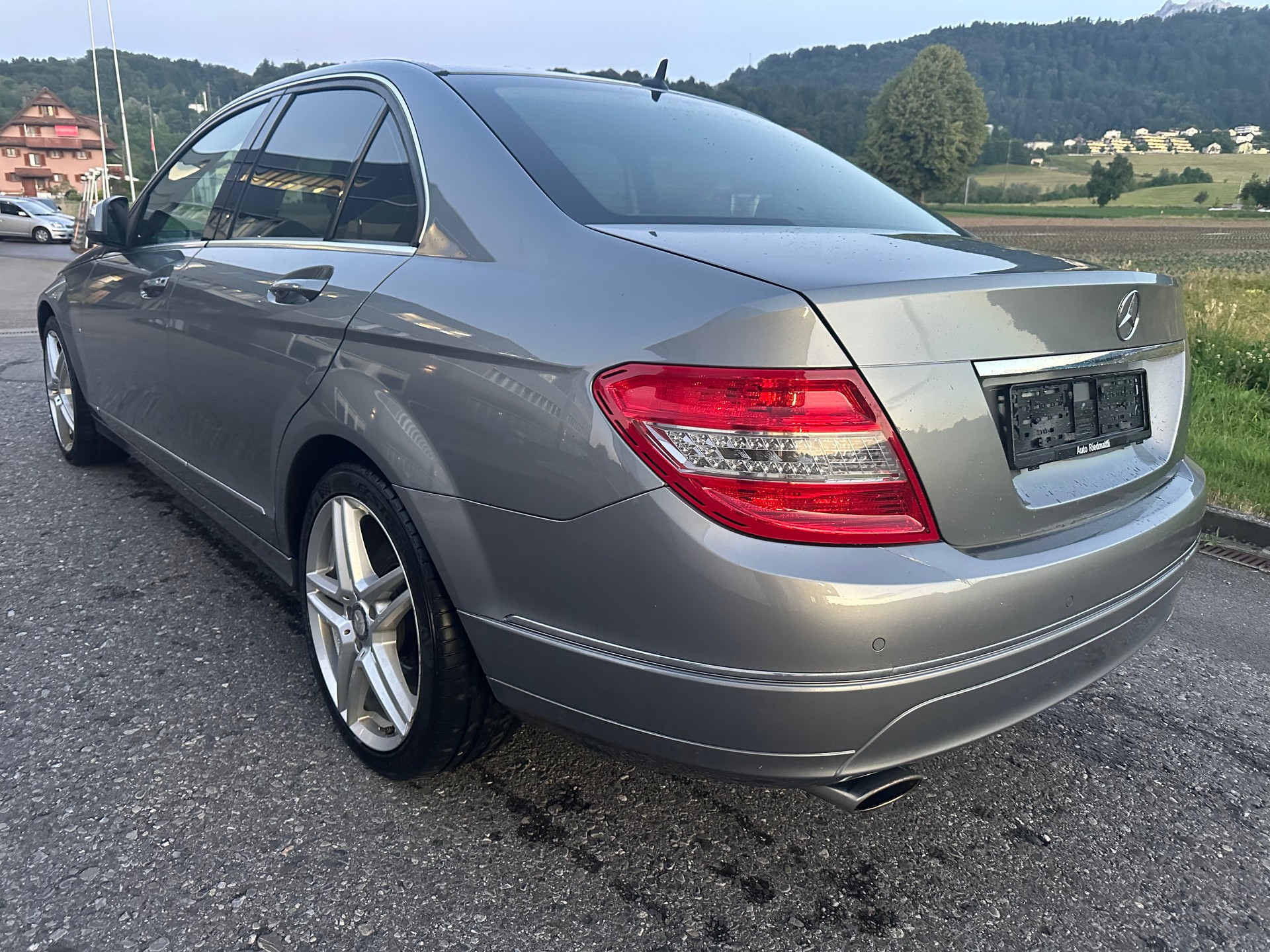 MERCEDES-BENZ C-image-5