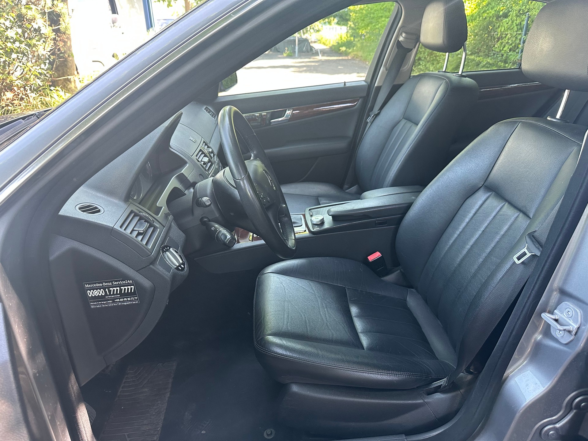 MERCEDES-BENZ C-image-9