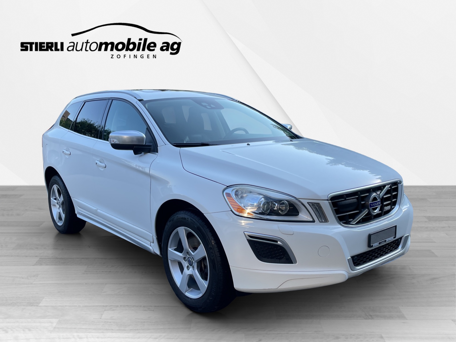 VOLVO XC60 2.4 D5 Kine. R-Design AWD S/S-image-2
