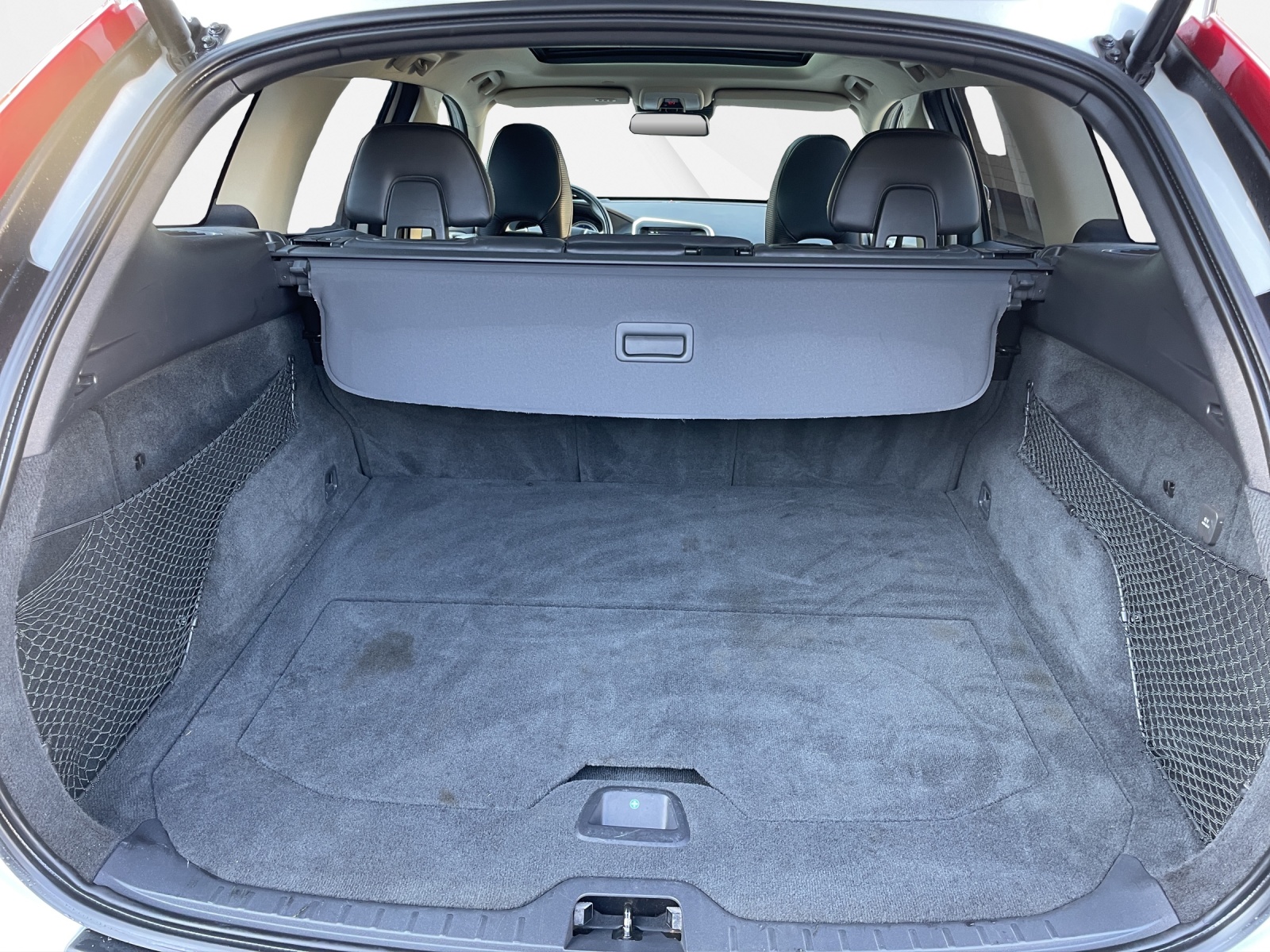 VOLVO XC60 2.4 D5 Kine. R-Design AWD S/S-image-14