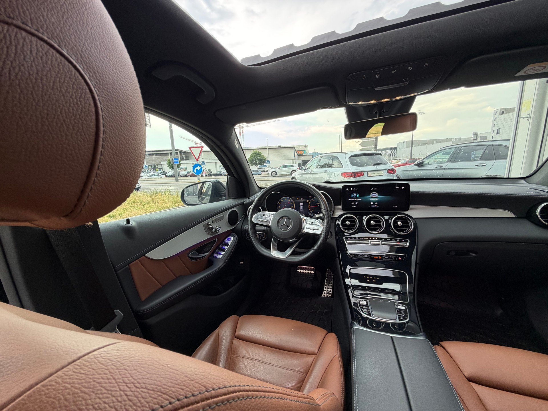 MERCEDES-BENZ GLC Coupé 220 d AMG Line Plus 4Matic 9G-Tronic-image-14