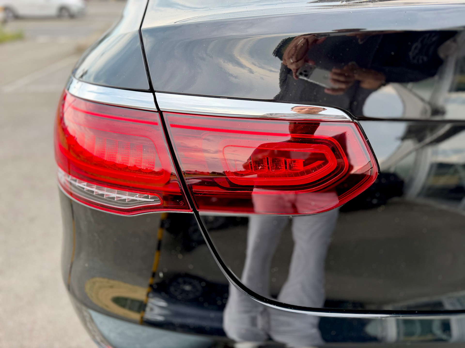 MERCEDES-BENZ GLC Coupé 220 d AMG Line Plus 4Matic 9G-Tronic-image-12