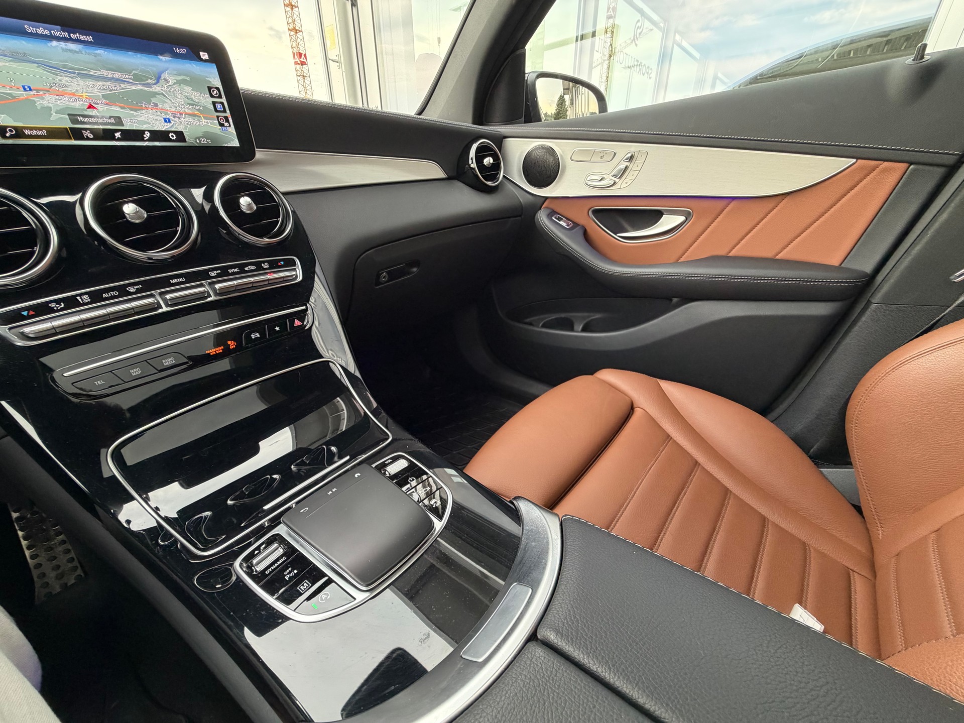 MERCEDES-BENZ GLC Coupé 220 d AMG Line Plus 4Matic 9G-Tronic-image-25
