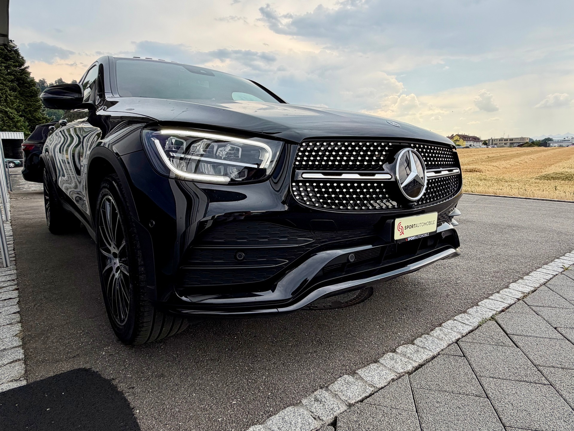 MERCEDES-BENZ GLC Coupé 220 d AMG Line Plus 4Matic 9G-Tronic-image-4