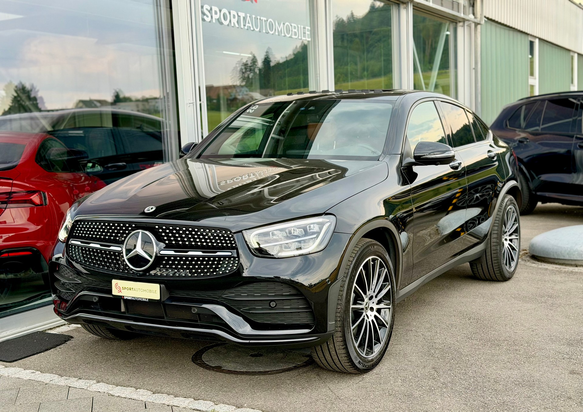 MERCEDES-BENZ GLC Coupé 220 d AMG Line Plus 4Matic 9G-Tronic-image-2