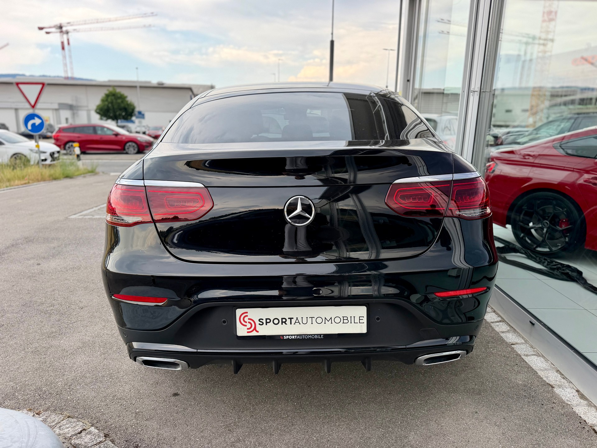 MERCEDES-BENZ GLC Coupé 220 d AMG Line Plus 4Matic 9G-Tronic-image-9