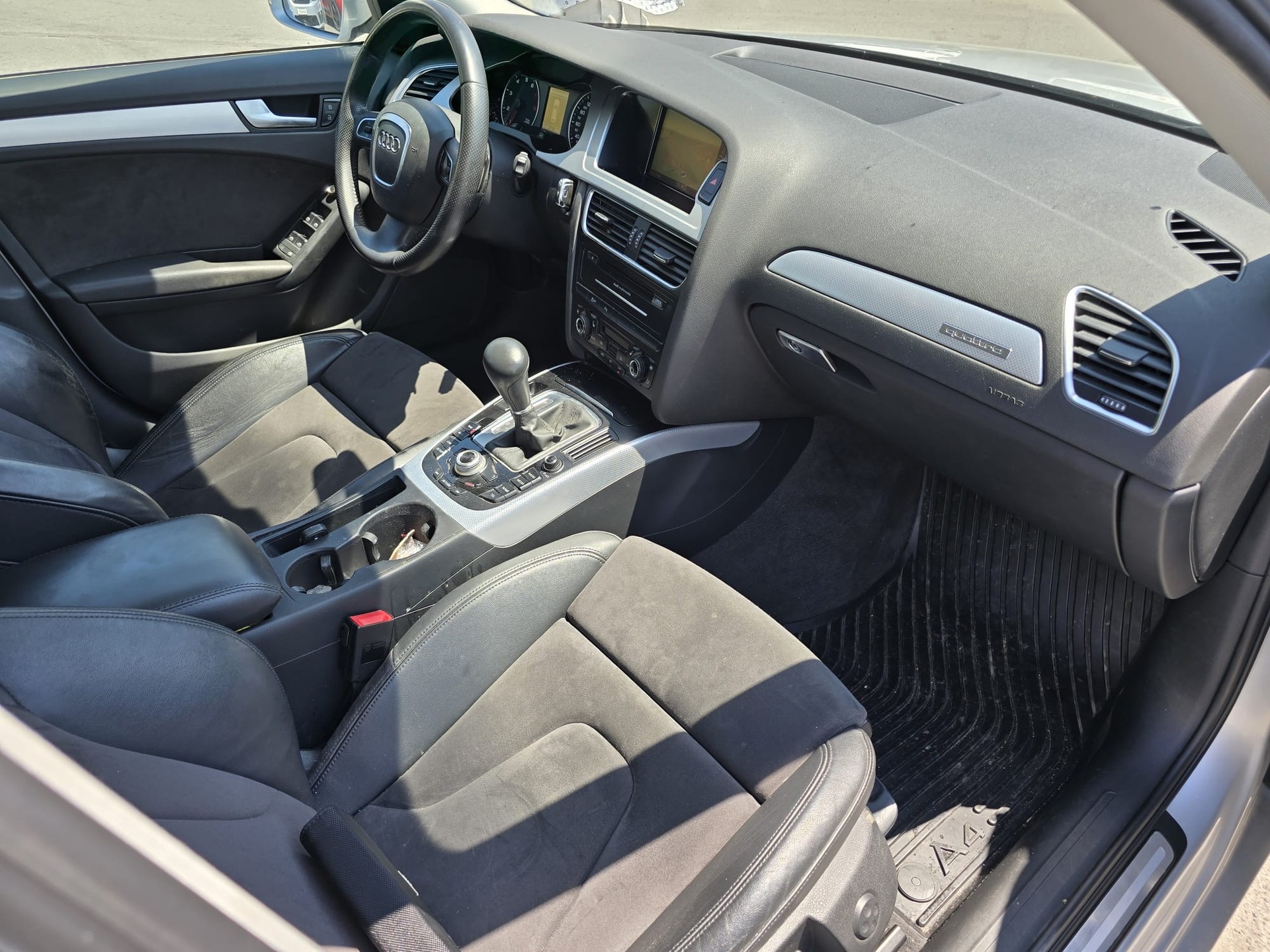 AUDI A4 Avant 2.0 TFSI quattro S-tronic-image-10
