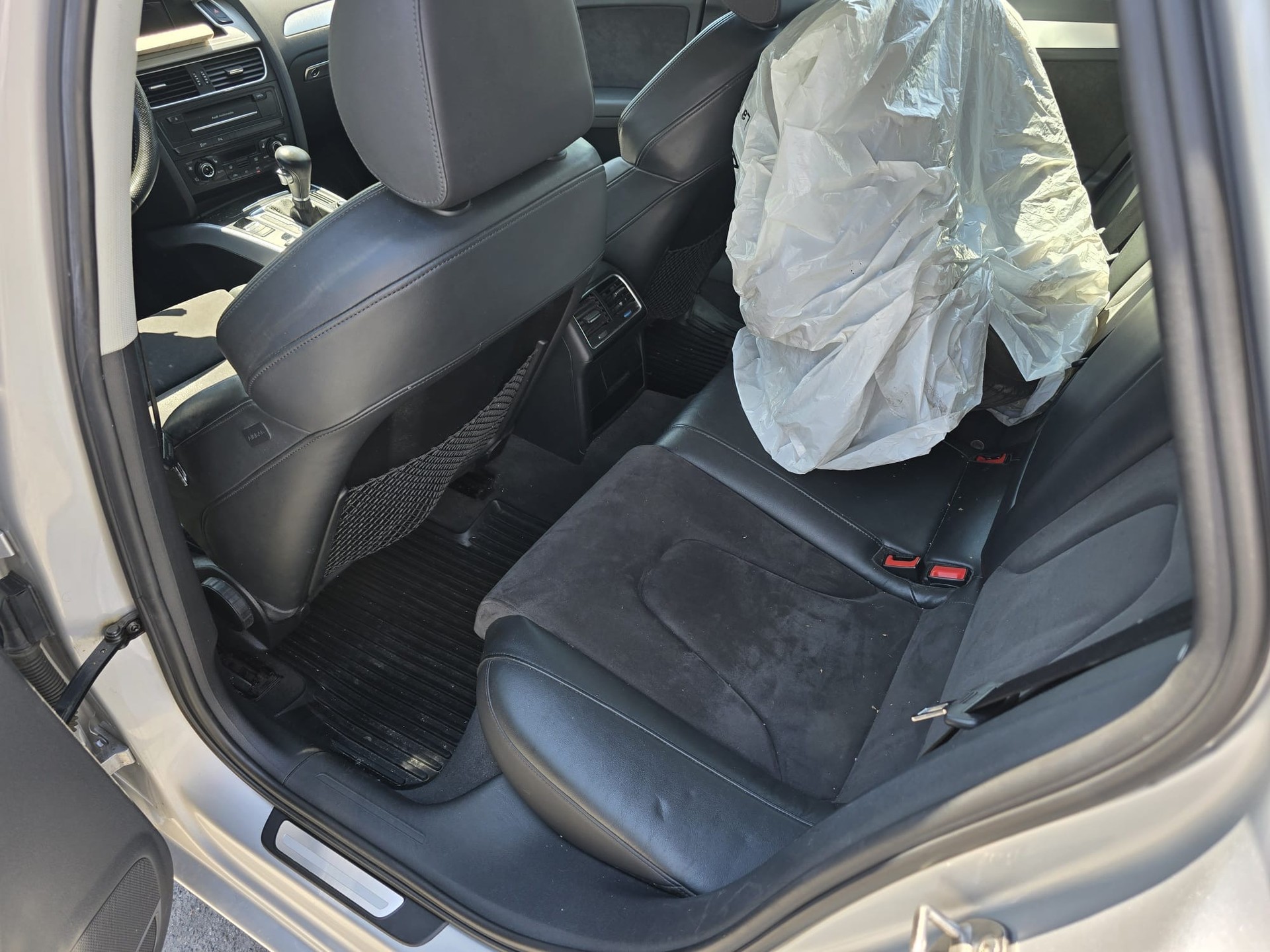 AUDI A4 Avant 2.0 TFSI quattro S-tronic-image-9