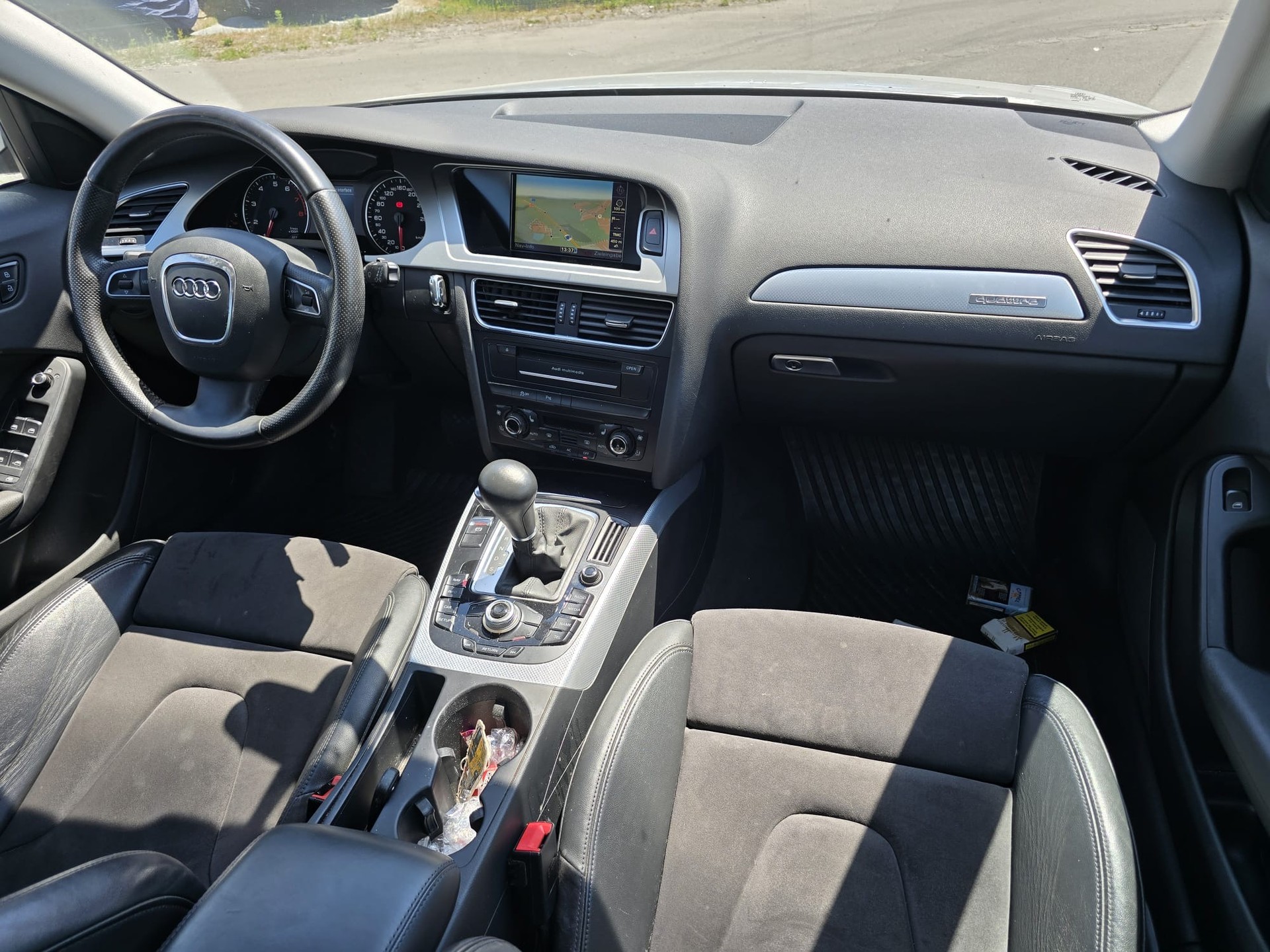 AUDI A4 Avant 2.0 TFSI quattro S-tronic-image-11