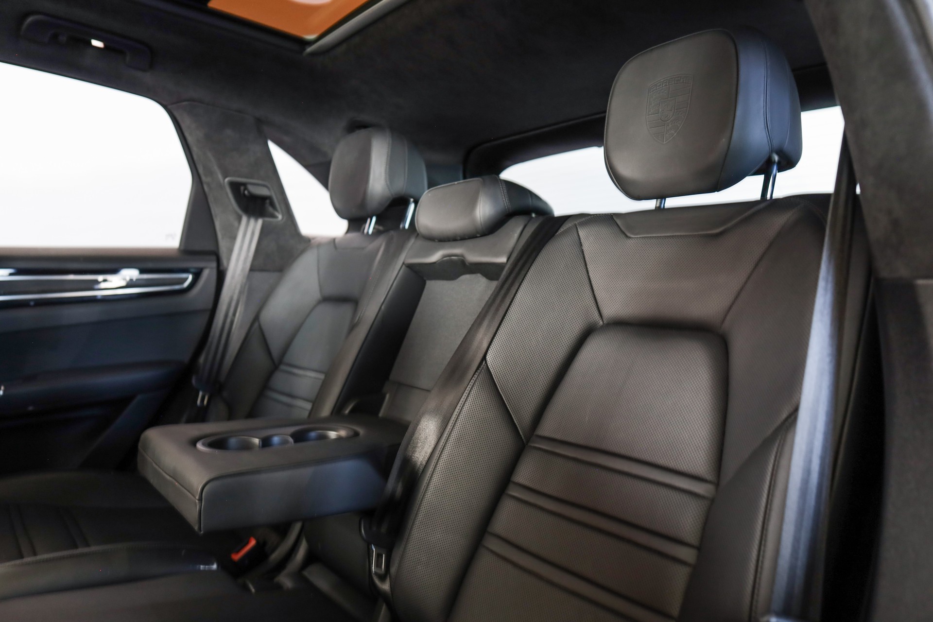 PORSCHE Cayenne Turbo-image-18