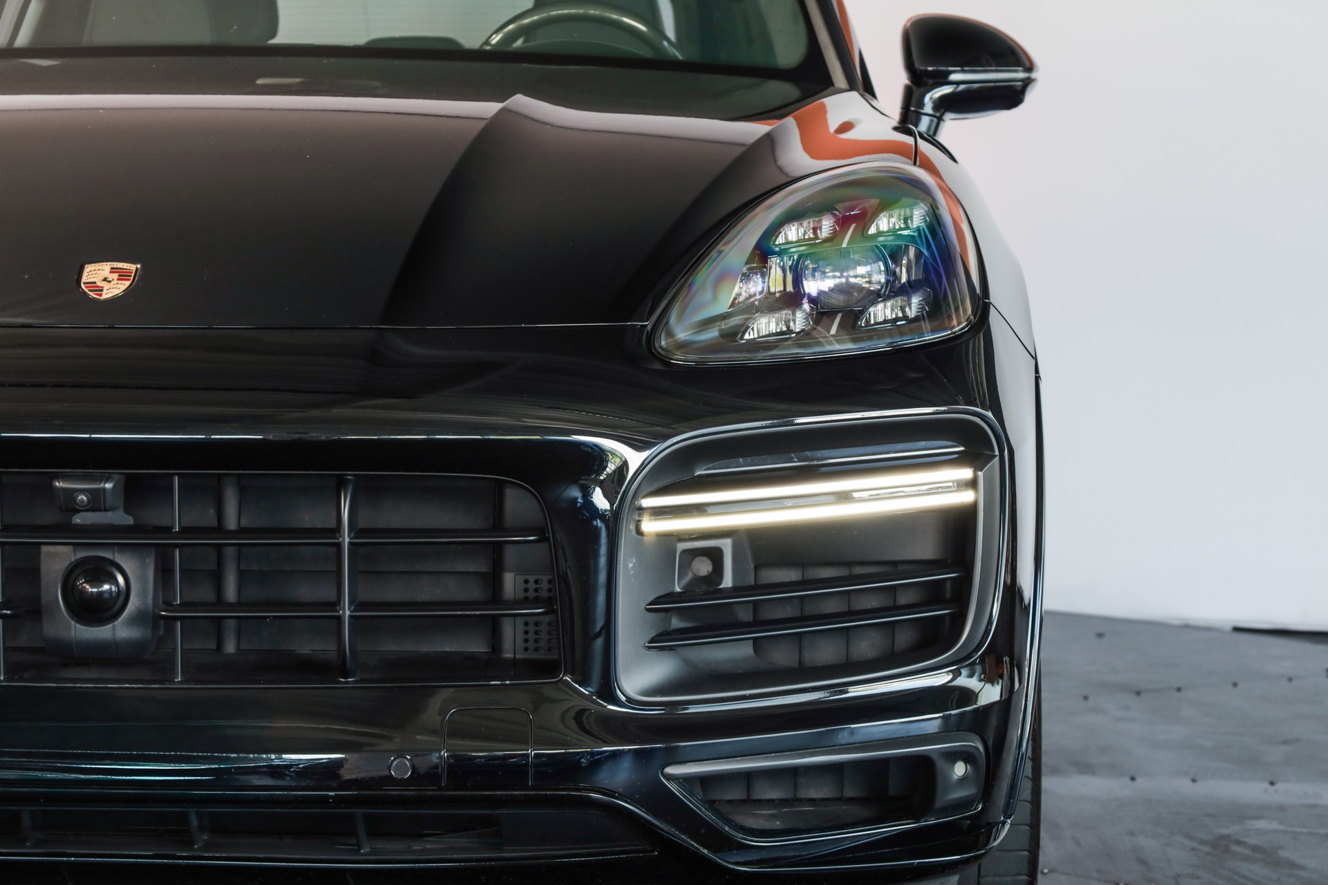 PORSCHE Cayenne Turbo-image-22