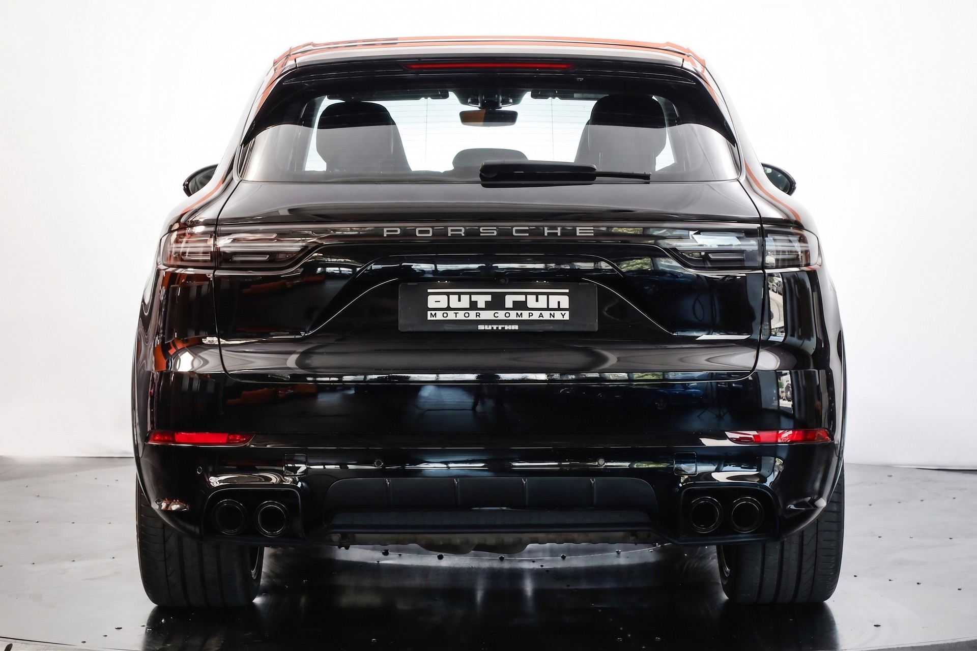 PORSCHE Cayenne Turbo-image-2