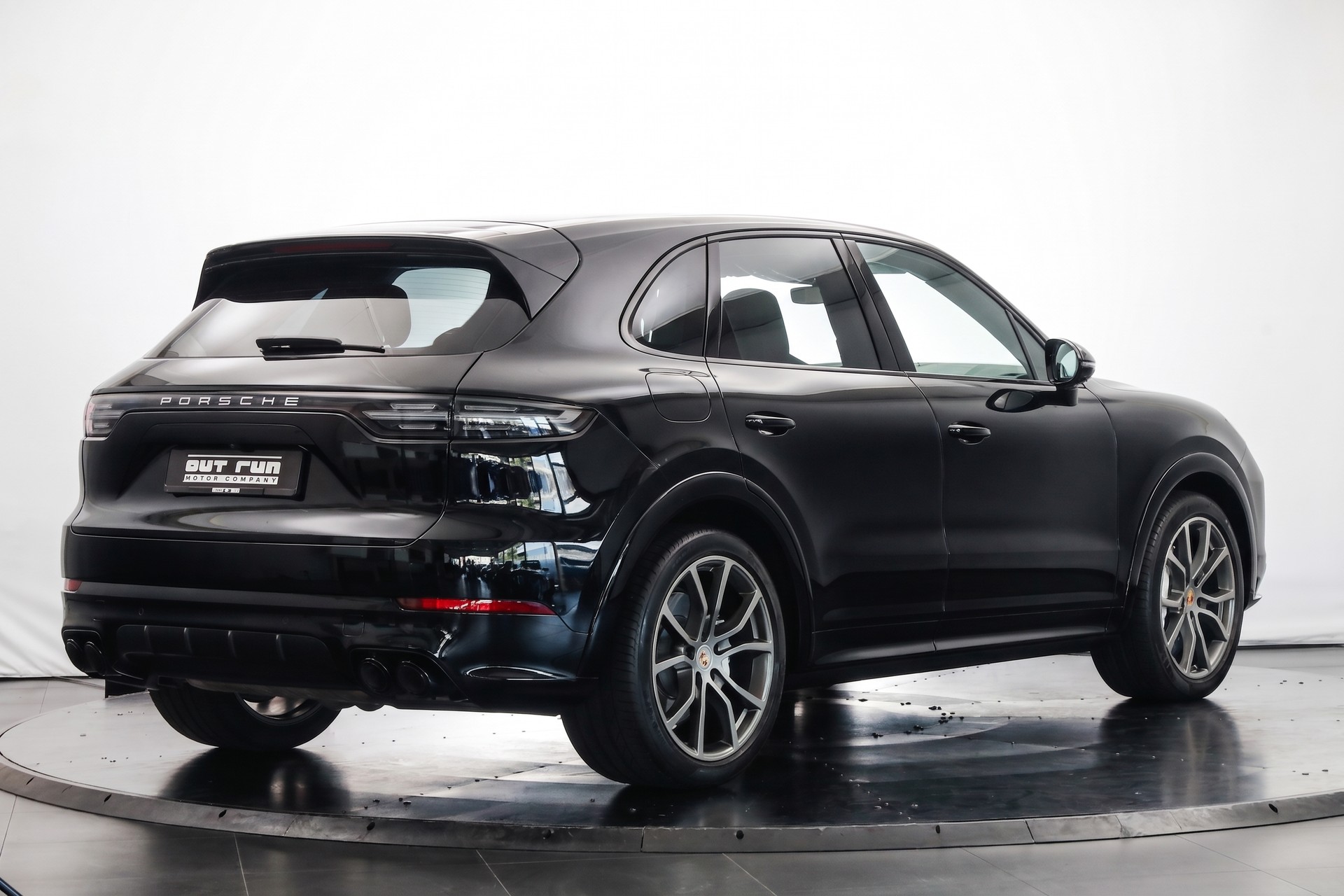 PORSCHE Cayenne Turbo-image-3
