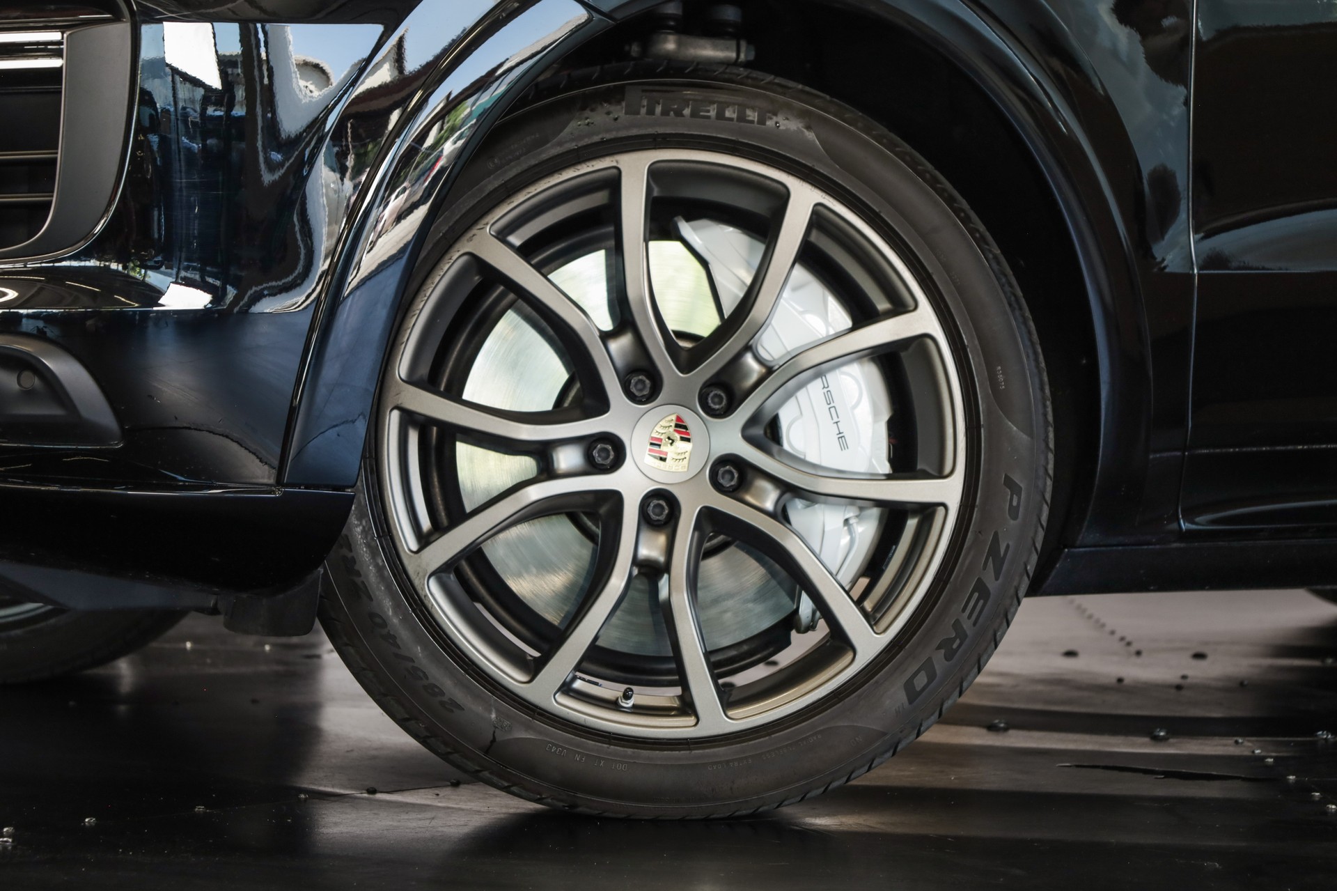 PORSCHE Cayenne Turbo-image-21