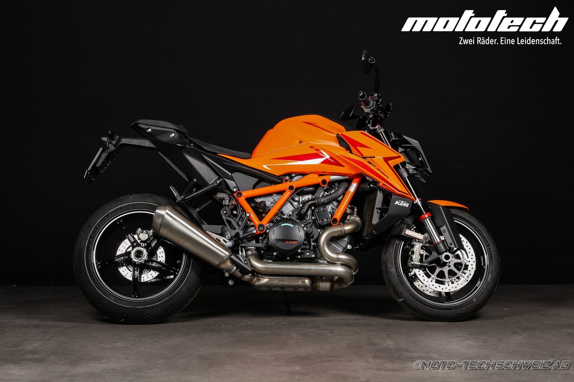 KTM 1390 Super Duke R-image-6