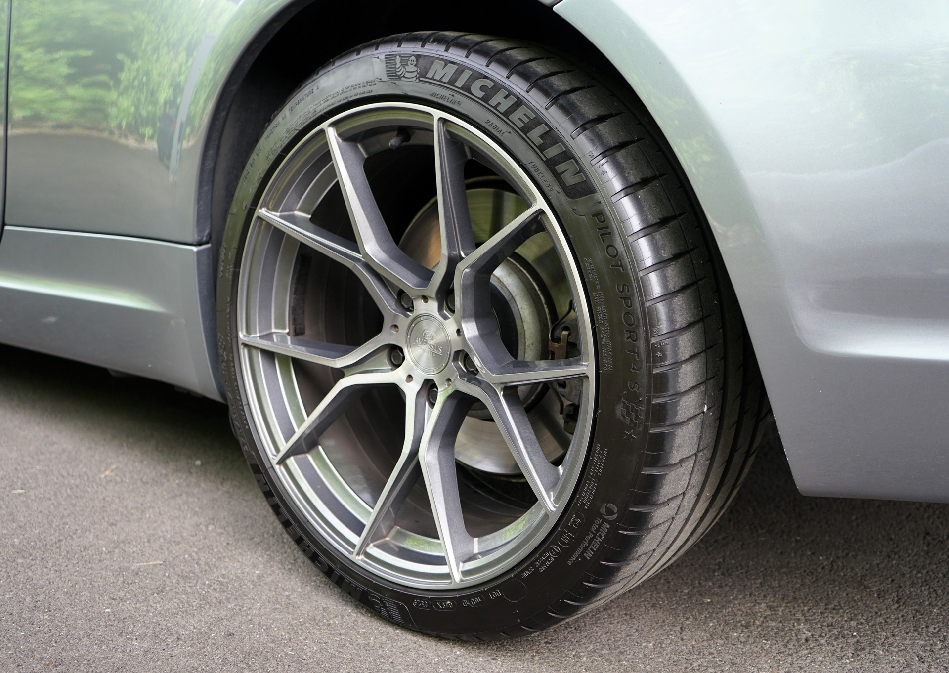 BMW 645i-image-13