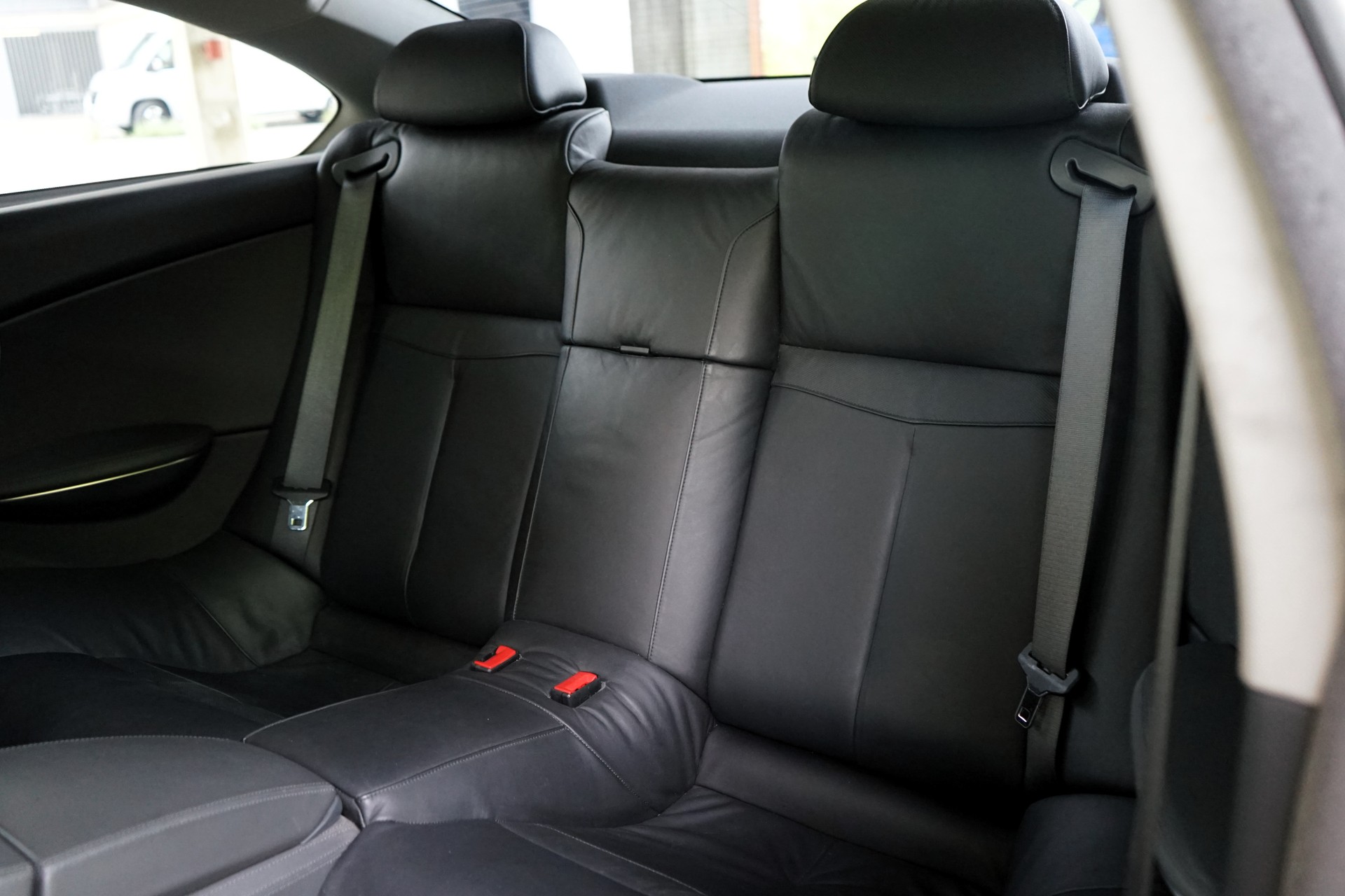 BMW 645i-image-5