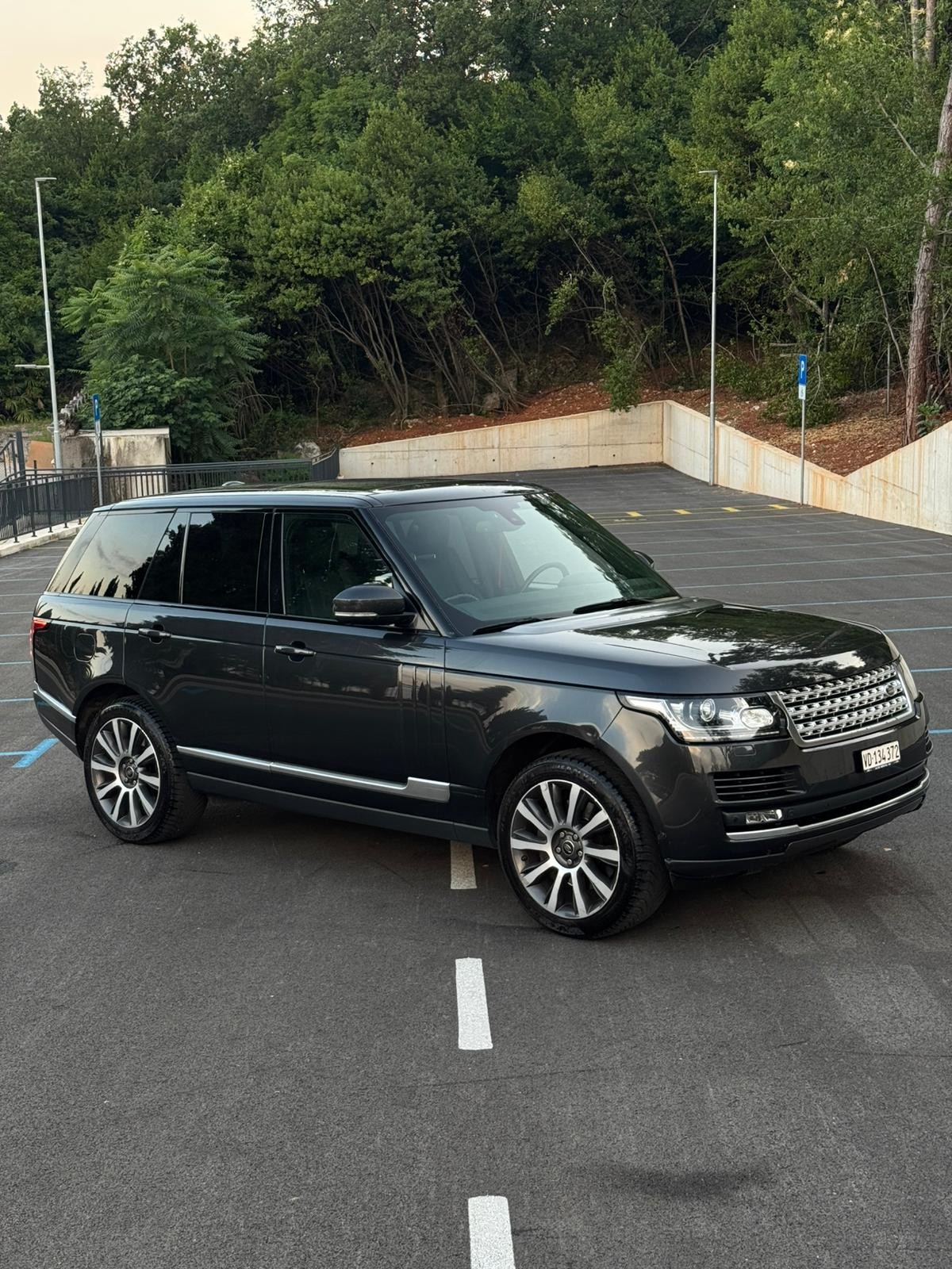 LAND ROVER 3.0 TDV6 Vogue-image-0