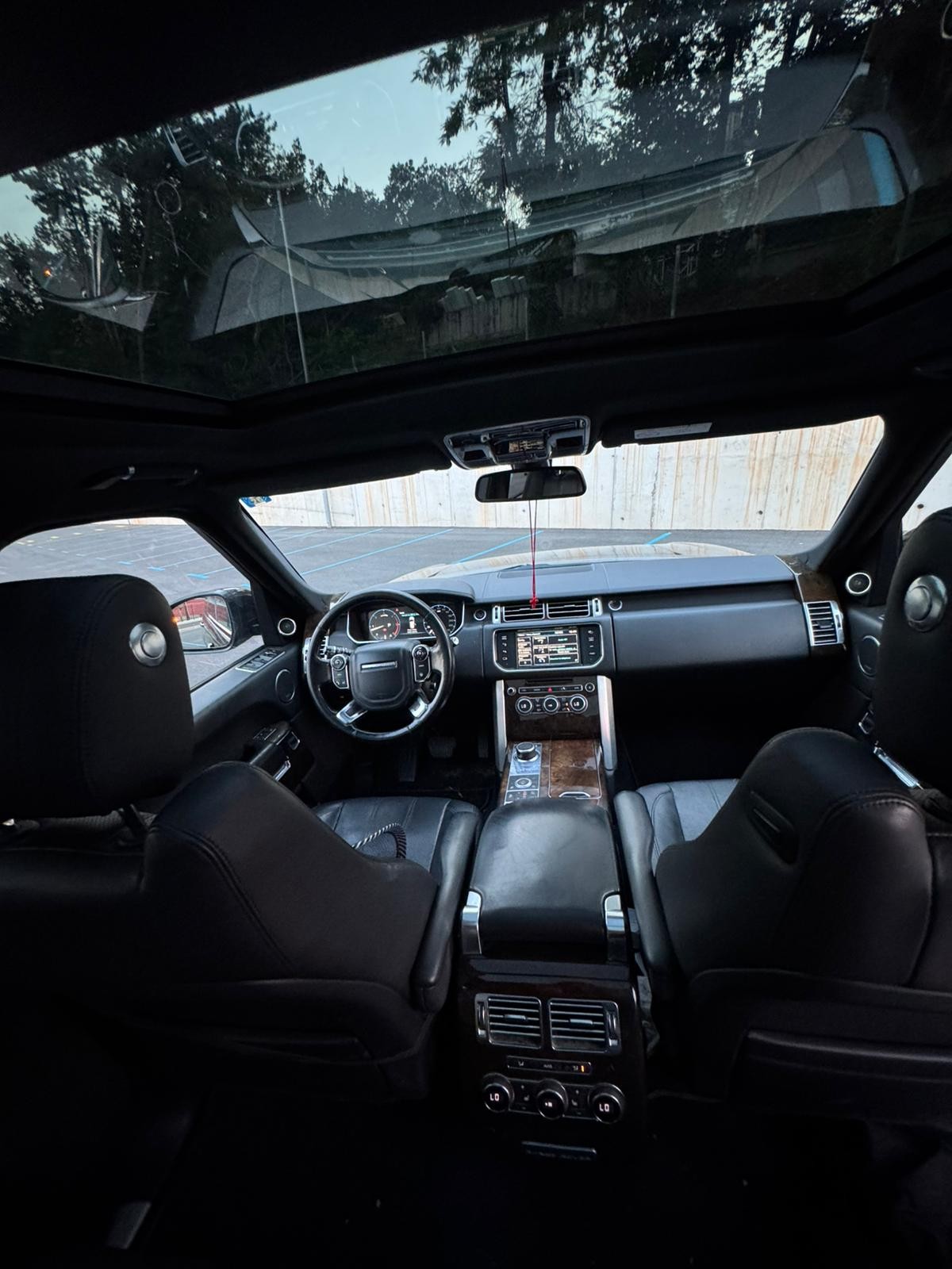 LAND ROVER 3.0 TDV6 Vogue-image-4