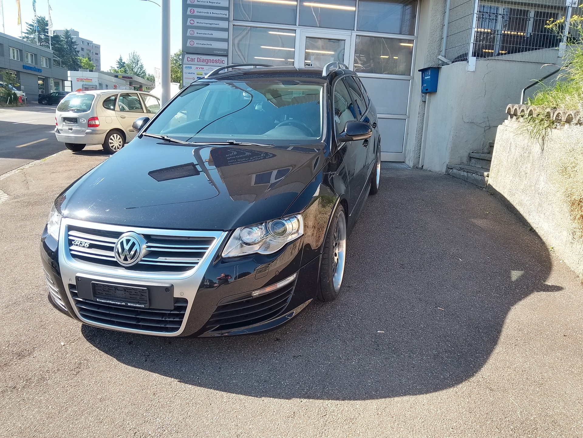 VW Passat Variant R36 4Motion-image-1
