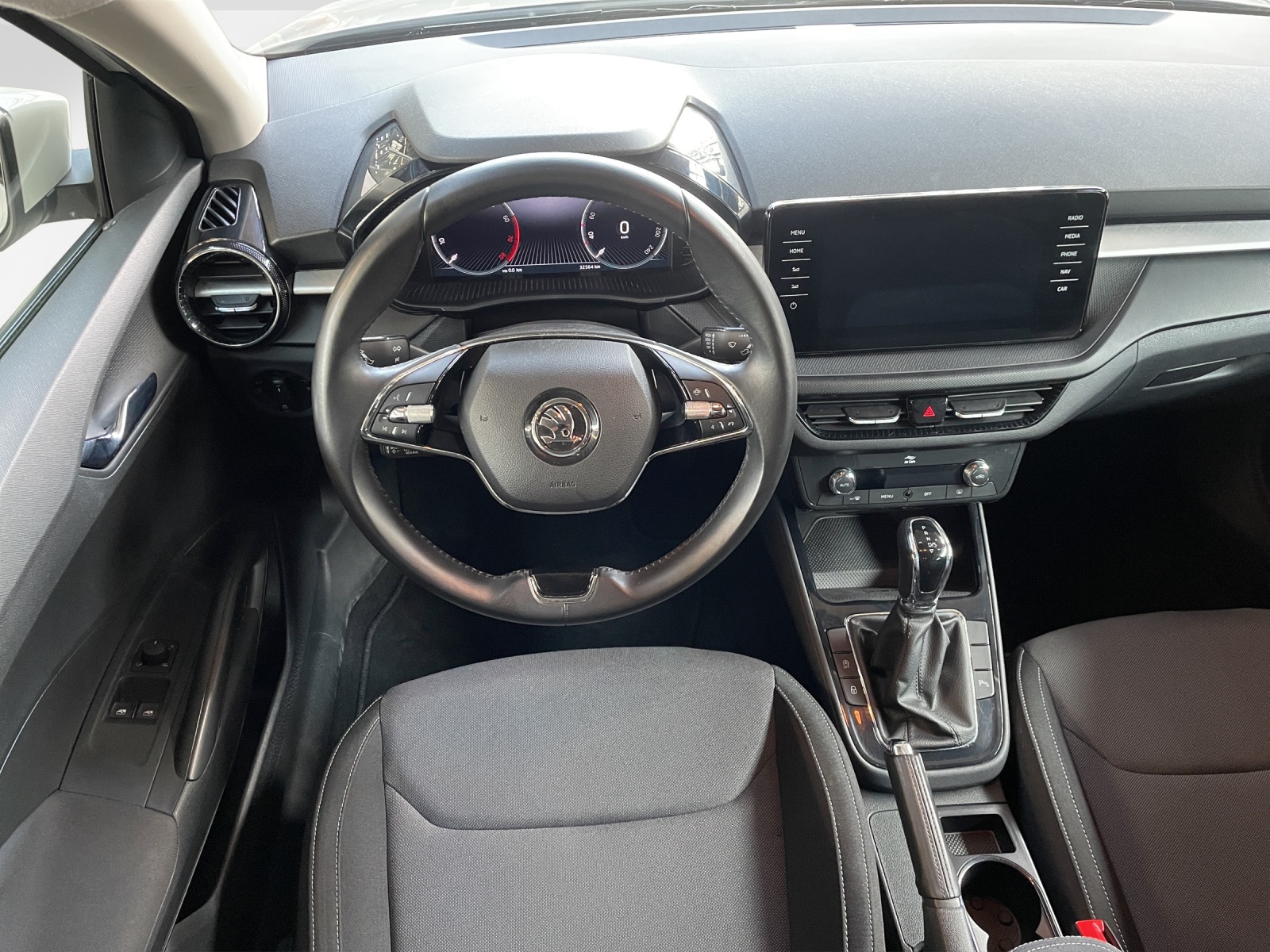 SKODA Fabia 1.0 TSI Ambition DSG-image-7