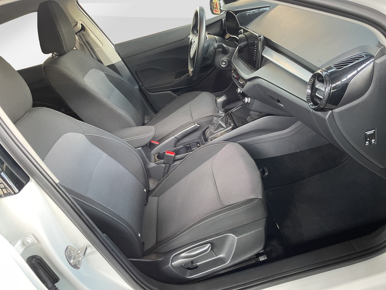 SKODA Fabia 1.0 TSI Ambition DSG-image-8
