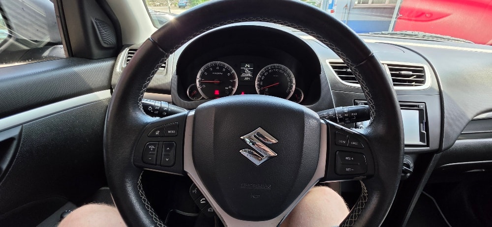 SUZUKI Swift 1.2i 16V GL Sergio Cellano-image-21