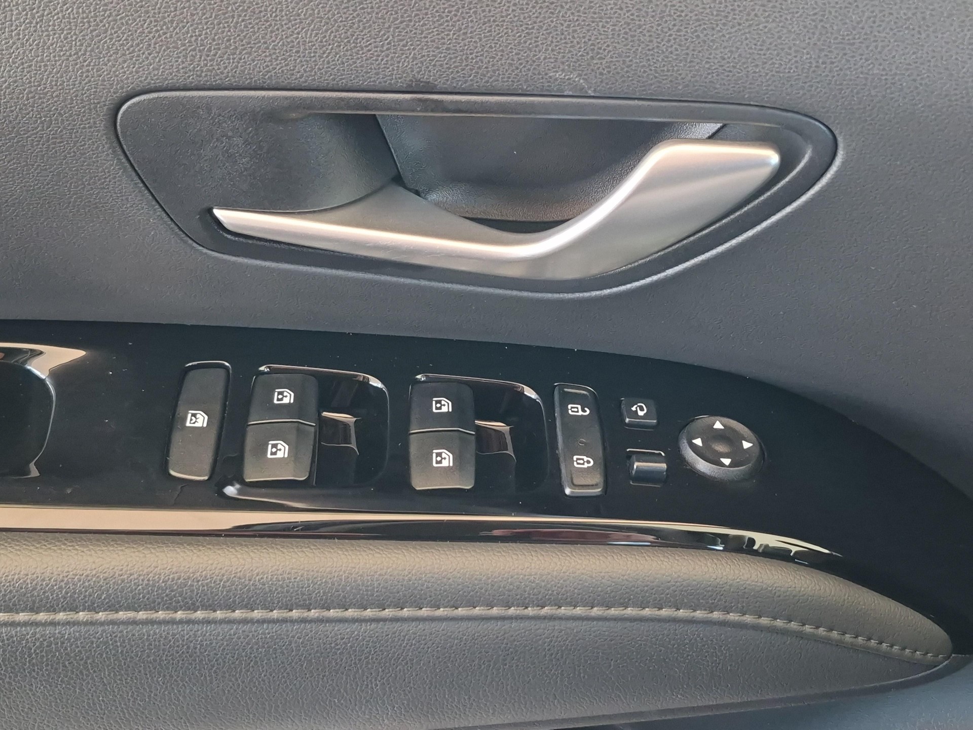HYUNDAI Tucson 1.6 T-GDi PHEV Vertex 4WD-image-18