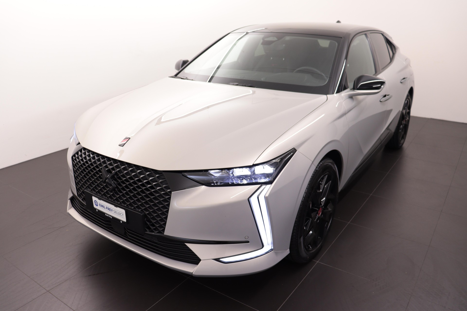 DS AUTOMOBILES 4 1.6 E-Tense Ligne Noire / ab 1.99% Leasing bei Abschluss einer Protect Autoversicherung-image-1