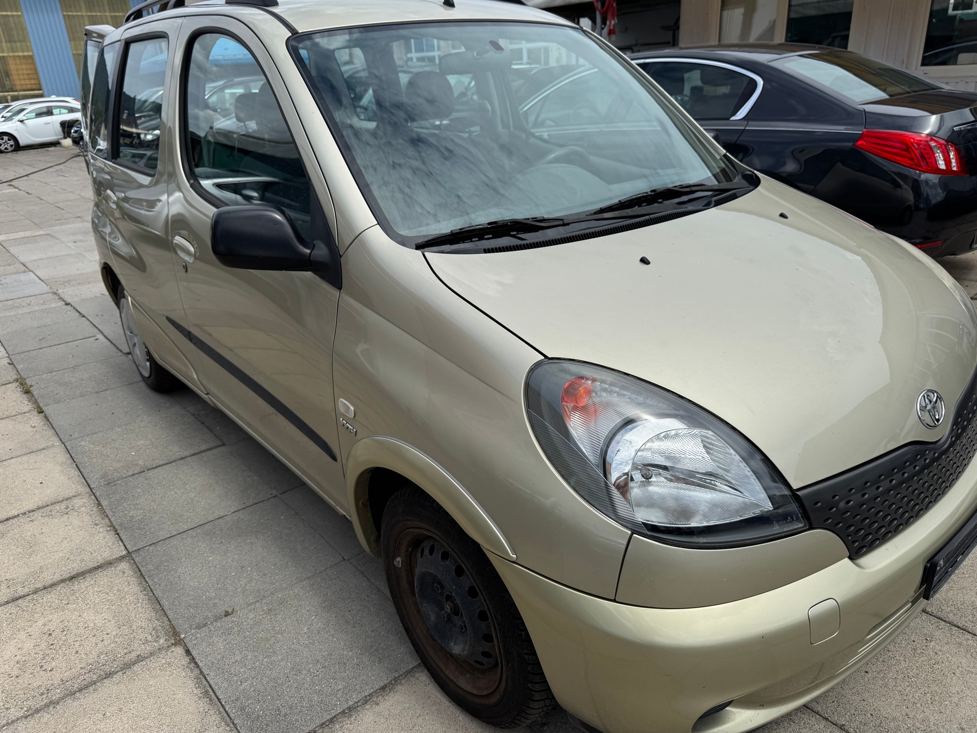 TOYOTA Yaris Verso 1.3 Linea Sol-image-2